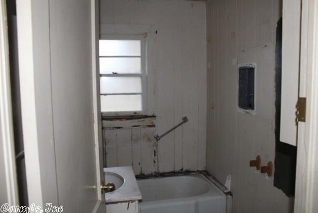 301 E Jefferson St, Mountain View, AR 72560 photo 3