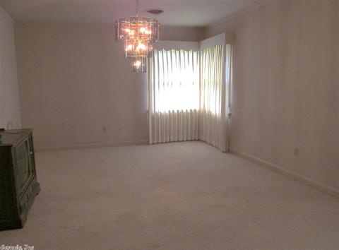 201 W Pine St, Warren, AR 71671 photo 4