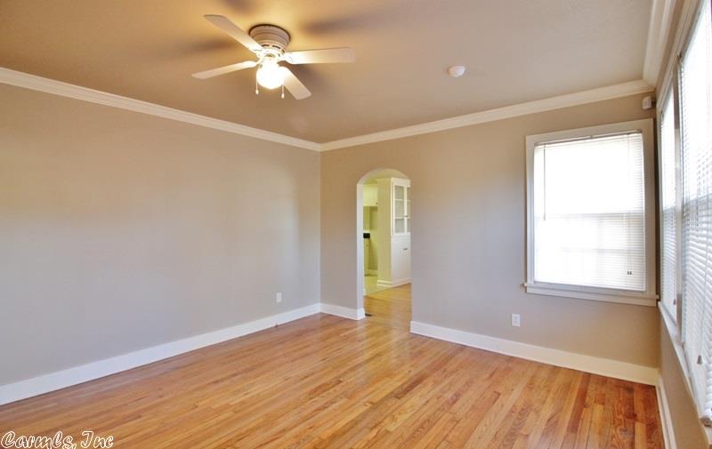 302 Mccright, Benton, AR 72015 photo 8
