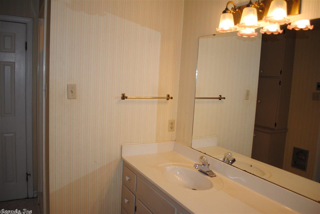 140 Locust Street St, Conway, AR 72034 photo 23