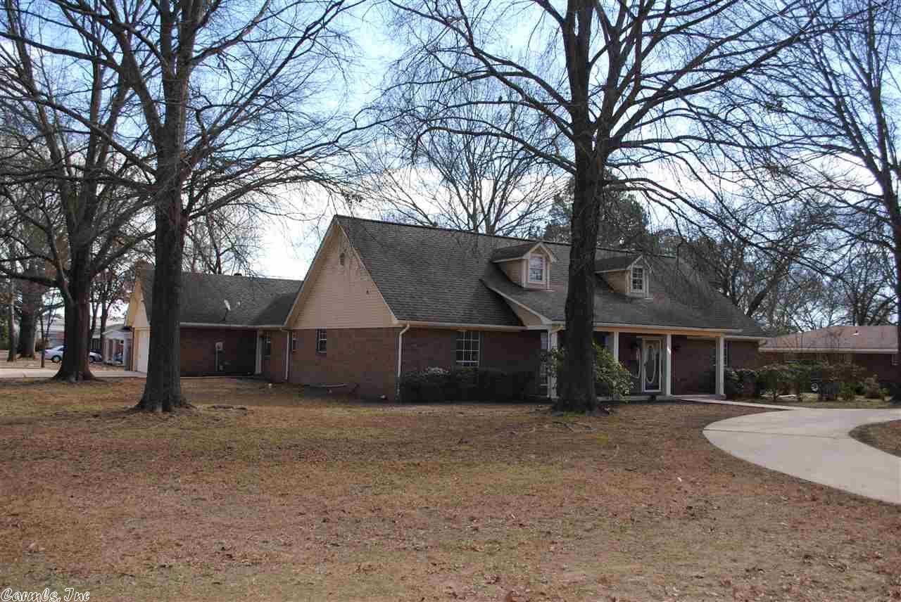 140 Locust Street St, Conway, AR 72034 photo 2
