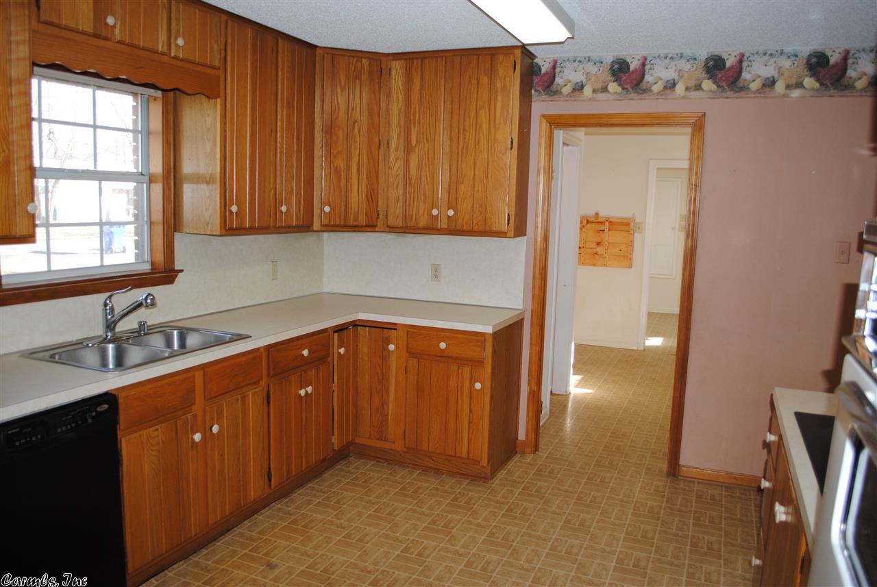 140 Locust Street St, Conway, AR 72034 photo 7