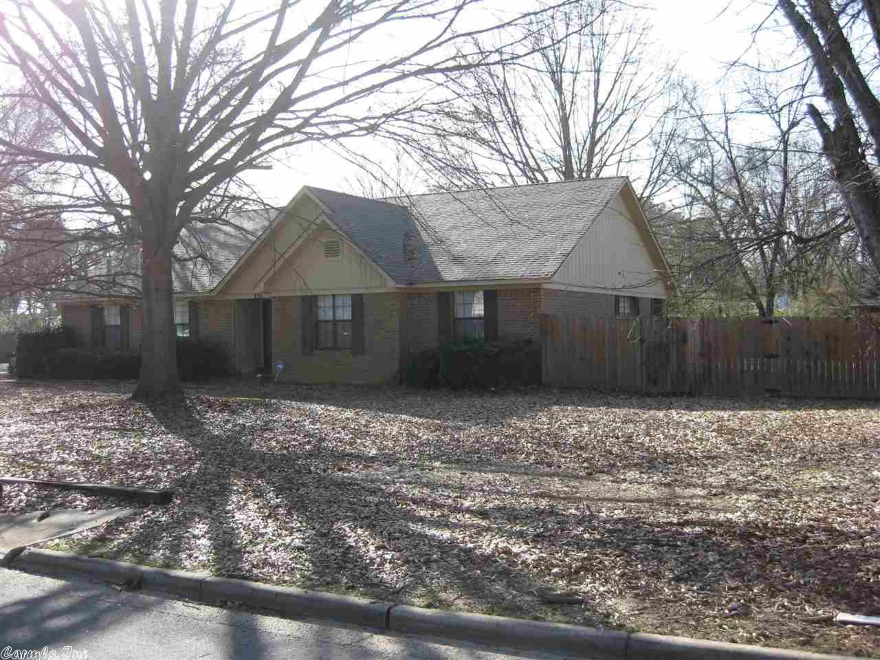 201 Locust, Conway, AR 72034 photo 1