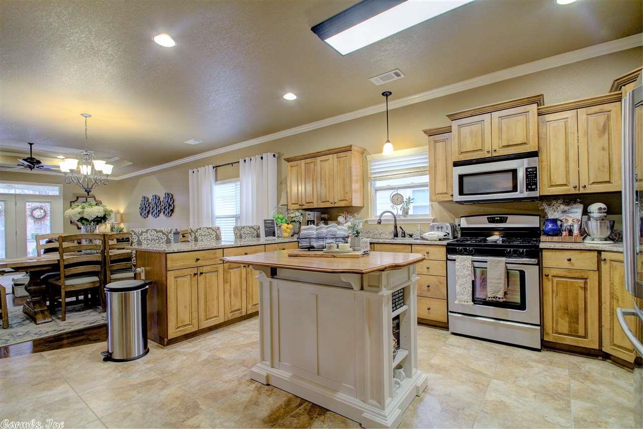 2803 Arbors Cir, Bryant, AR 72022 photo 9