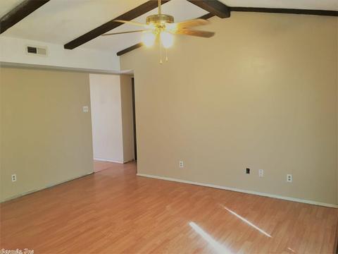 111 Briarfield Cv, Jacksonville, AR 72076 photo 4