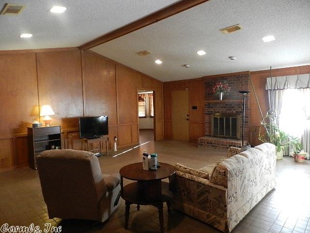18 Foxcroft Ln, Pine Bluff, AR 71603 photo 5