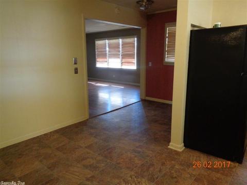 321 E 7th St, Rector, AR 72461 photo 8