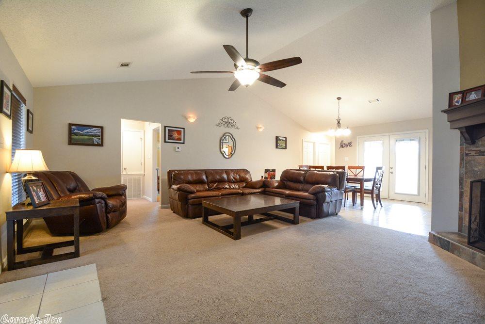 1308 Vanderbuilt Dr, Benton, AR 72019 photo 3