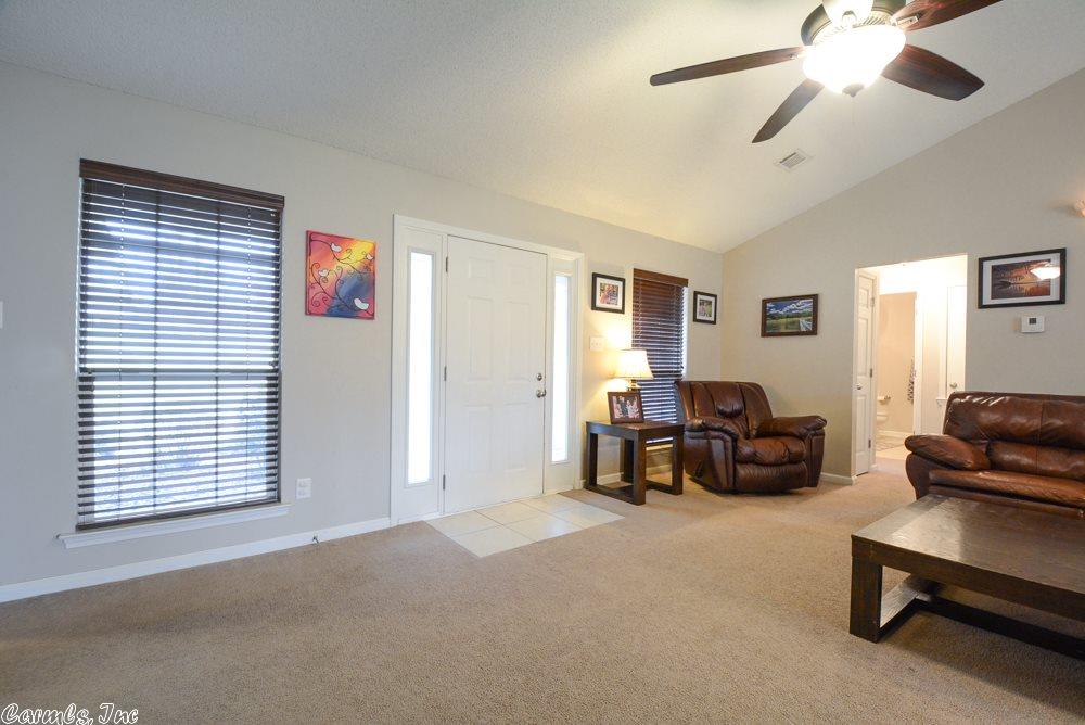 1308 Vanderbuilt Dr, Benton, AR 72019 photo 2