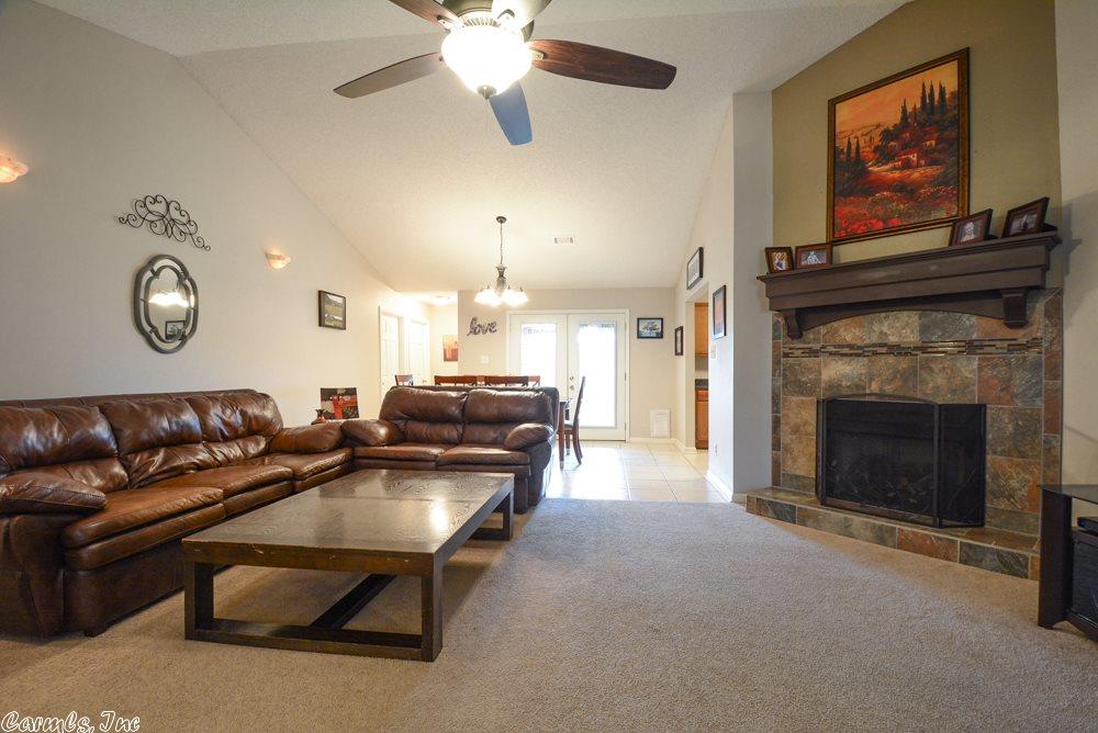 1308 Vanderbuilt Dr, Benton, AR 72019 photo 4