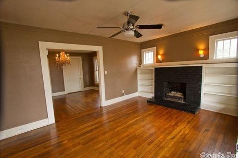 409 Center St, Conway, AR 72034 photo 3