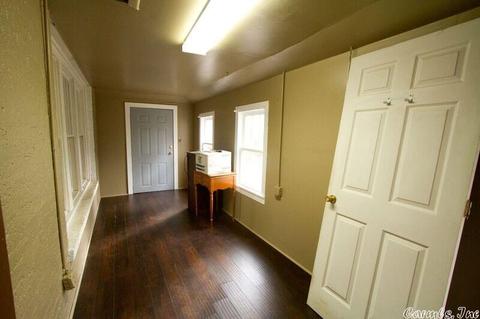 409 Center St, Conway, AR 72034 photo 9