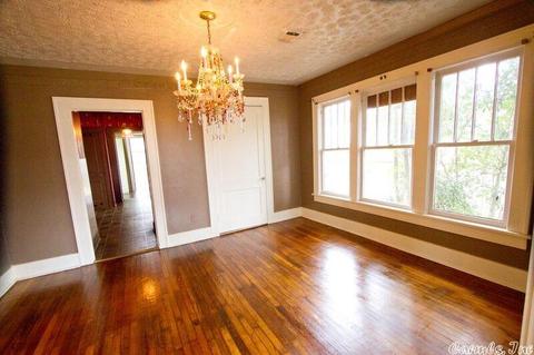409 Center St, Conway, AR 72034 photo 6