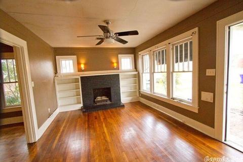 409 Center St, Conway, AR 72034 photo 4