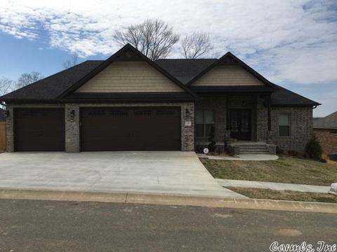 2137 Avondale Dr, Benton, AR 72019 photo 1