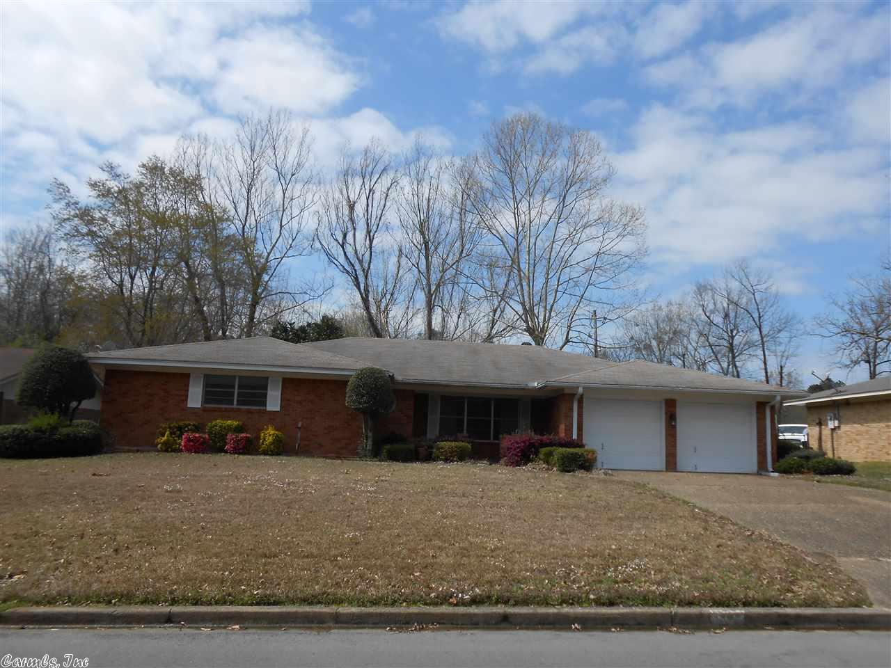3902 Royal Forrest Dr, Pine Bluff, AR 71603 photo 1