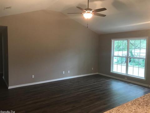 704 Heights, Benton, AR 72019 photo 4