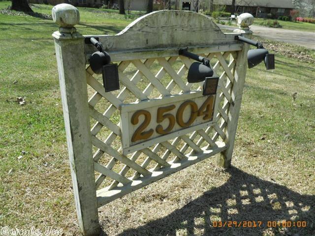 2504 Creekview Ln, White Hall, AR 71602 photo 2