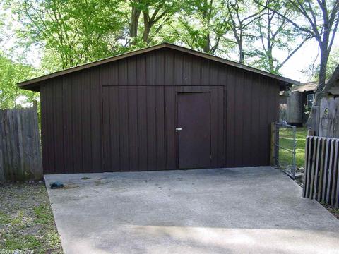 811 Spangle, Benton, AR 72015 photo 4
