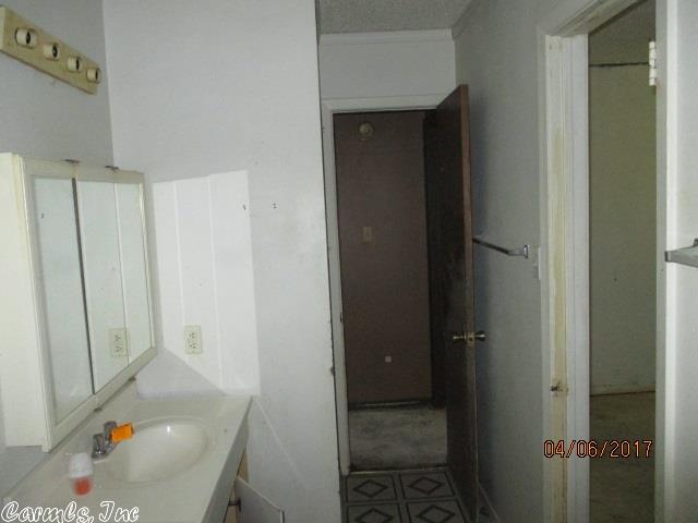 922 Willow St, Malvern, AR 72104 photo 7