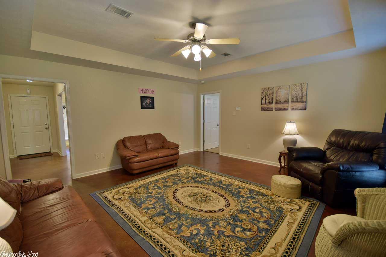 63 E Main St, Greenbrier, AR 72058 photo 6