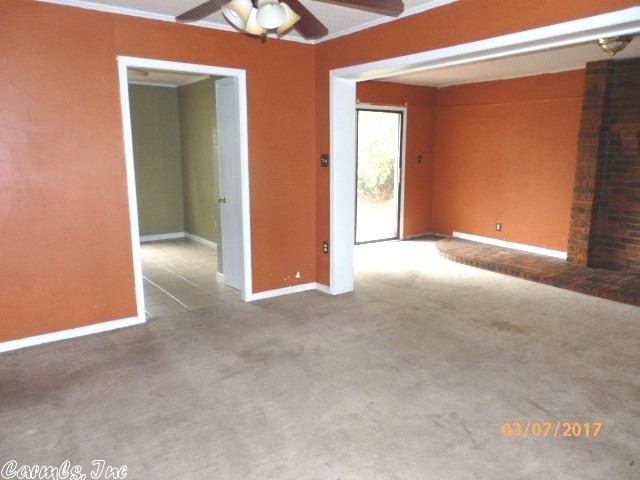1209 3rd St, Trumann, AR 72472 photo 2