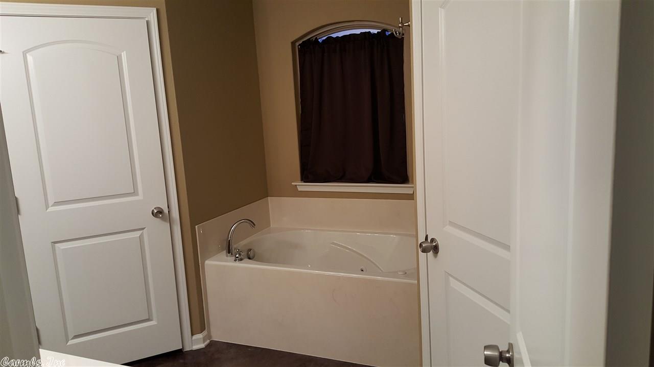 224 Iris St, Haskell, AR 72015 photo 9