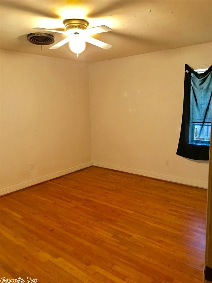 1406 Bruce, Conway, AR 72034 photo 9