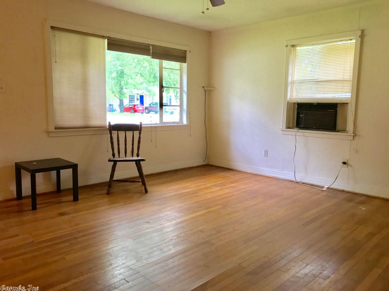 1406 Bruce, Conway, AR 72034 photo 3
