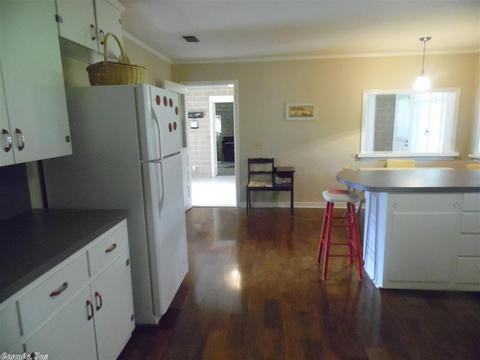 402 E Cedar Street St, Warren, AR 71671 photo 5