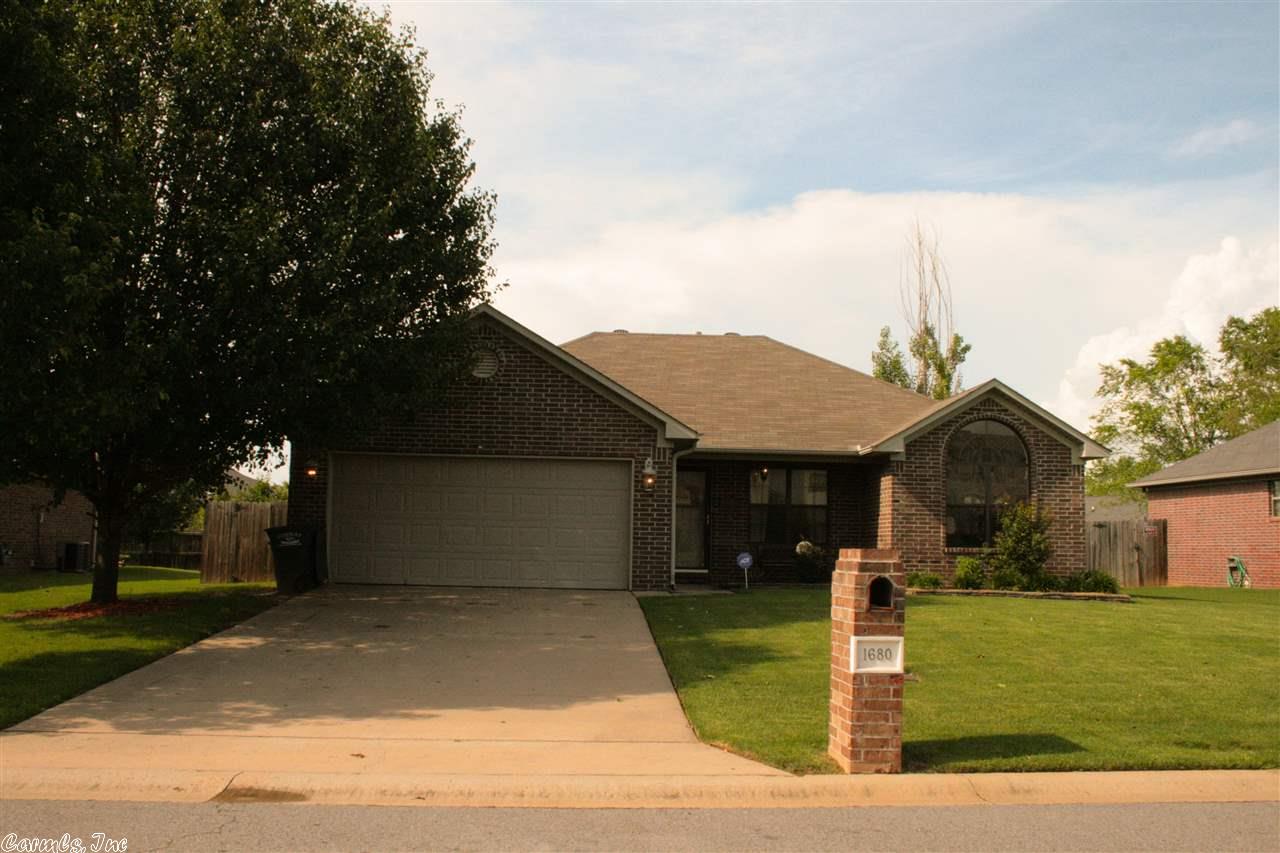 1680 Jackson Dr, Conway, AR 72032 photo 1