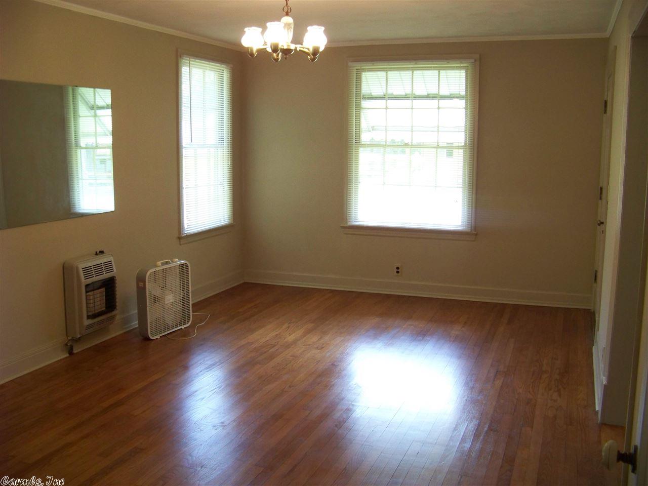 904 Wallace St, Malvern, AR 72104 photo 4