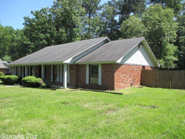 1106 Fairway Dr, Pine Bluff, AR 71603 photo 2
