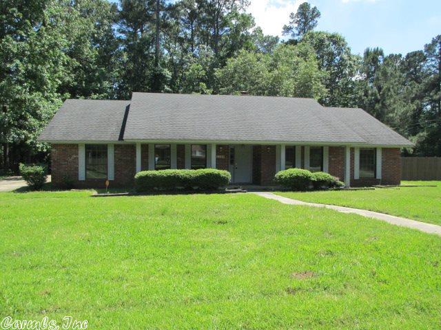1106 Fairway Dr, Pine Bluff, AR 71603 photo 1