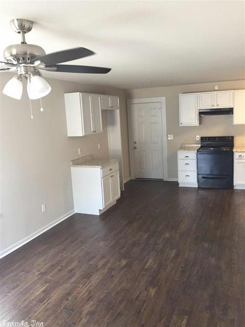 607 N Border St, Benton, AR 72015 photo 2