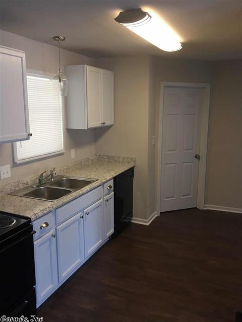 607 N Border St, Benton, AR 72015 photo 4