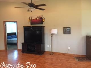 942 Lobo, Benton, AR 72019 photo 11