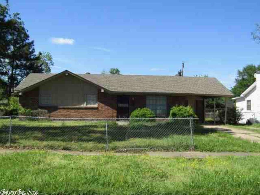 1504 E Barton Ave, West Memphis, AR 72301 photo 1