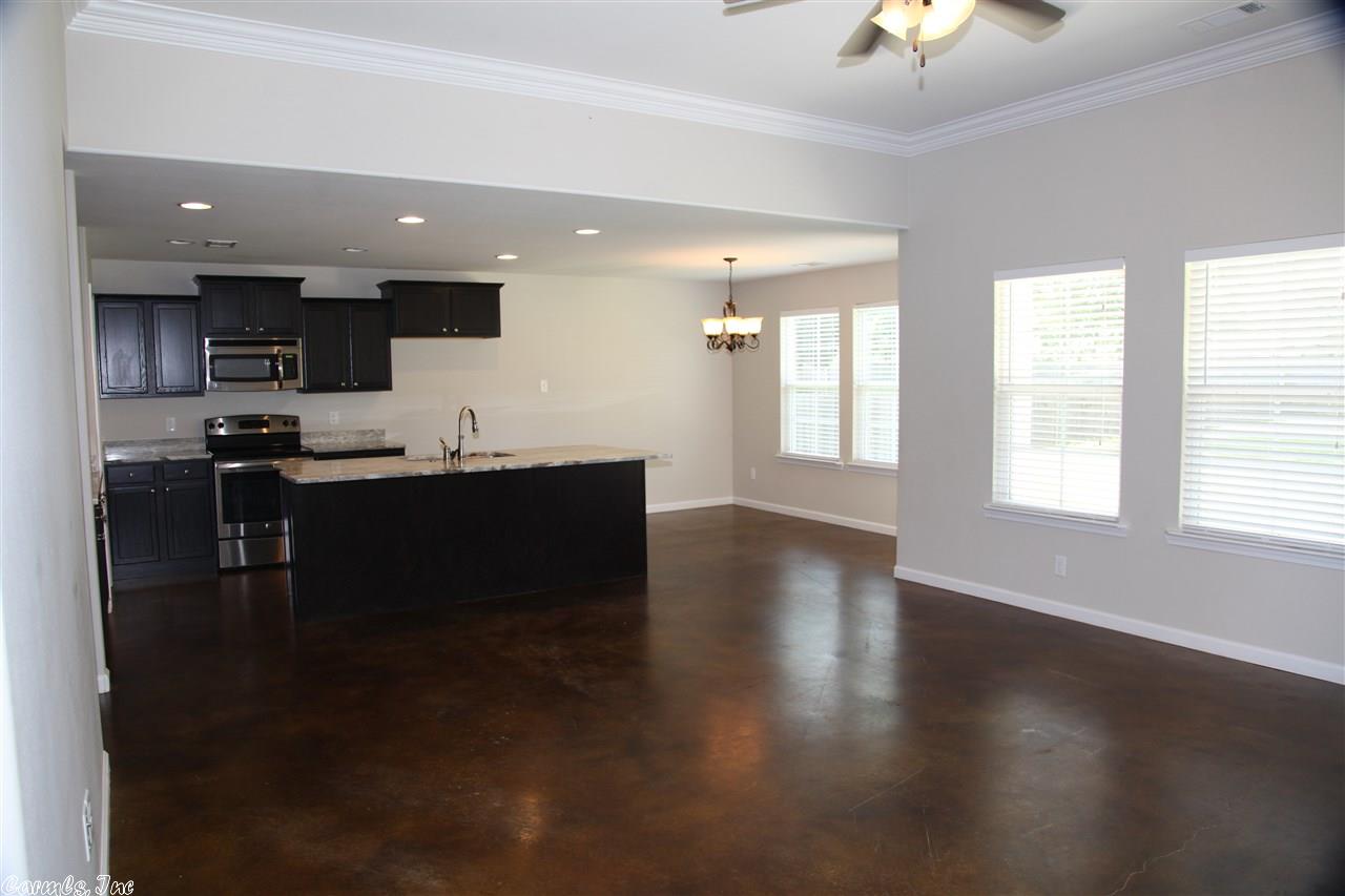 327 Michelle Dr, Benton, AR 72015 photo 4