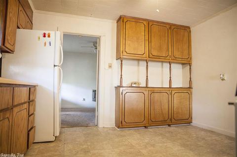 814 Third, De Queen, AR 71832 photo 9