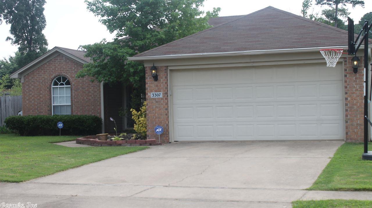 3307 Forest Dr, Bryant, AR 72022 photo 1