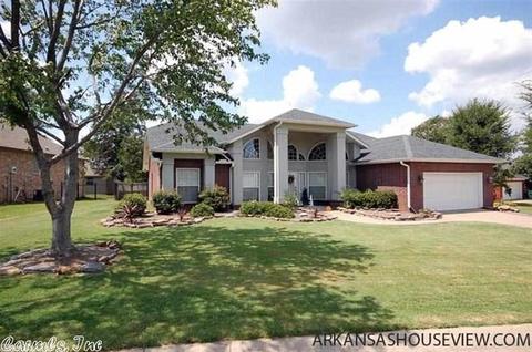 215 Applegate St, Conway, AR 72034 photo 1
