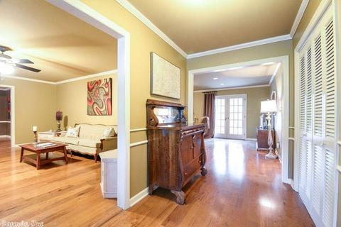 1801 Cedarhurst Dr, Benton, AR 72015 photo 2