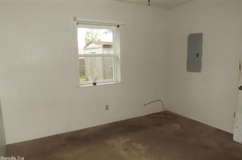 2814 W 8th Ave, Pine Bluff, AR 71603 photo 6