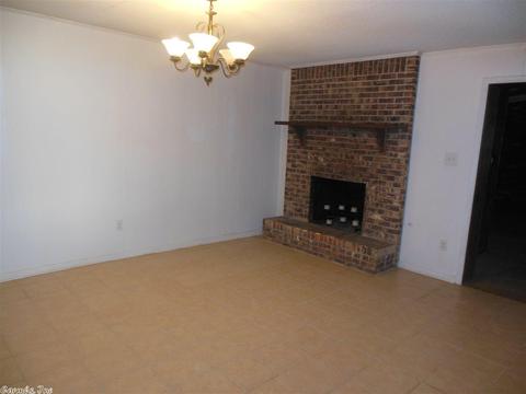 8243 Spring Lk, Pine Bluff, AR 71603 photo 3