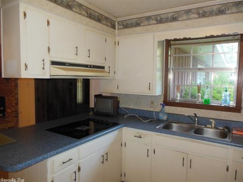 8243 Spring Lk, Pine Bluff, AR 71603 photo 6