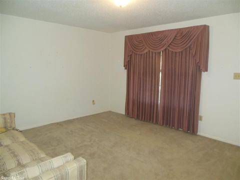 8243 Spring Lk, Pine Bluff, AR 71603 photo 7
