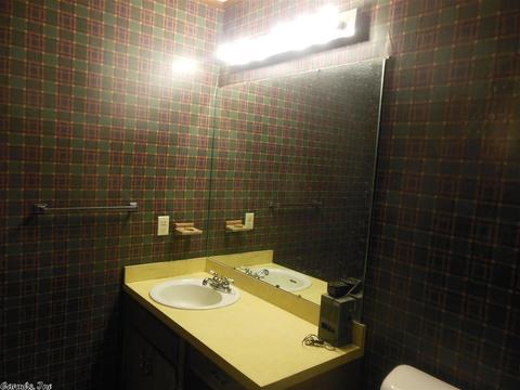 8243 Spring Lk, Pine Bluff, AR 71603 photo 14