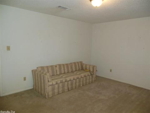 8243 Spring Lk, Pine Bluff, AR 71603 photo 9