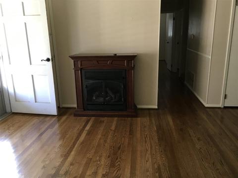 823 W Maple St, Benton, AR 72015 photo 4